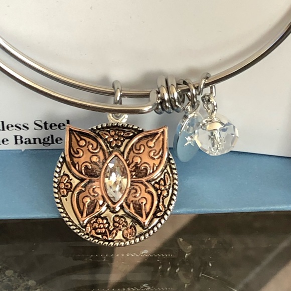 Butterfly Bracelet - Adjustable Stainless Steel - Picture 2 of 4